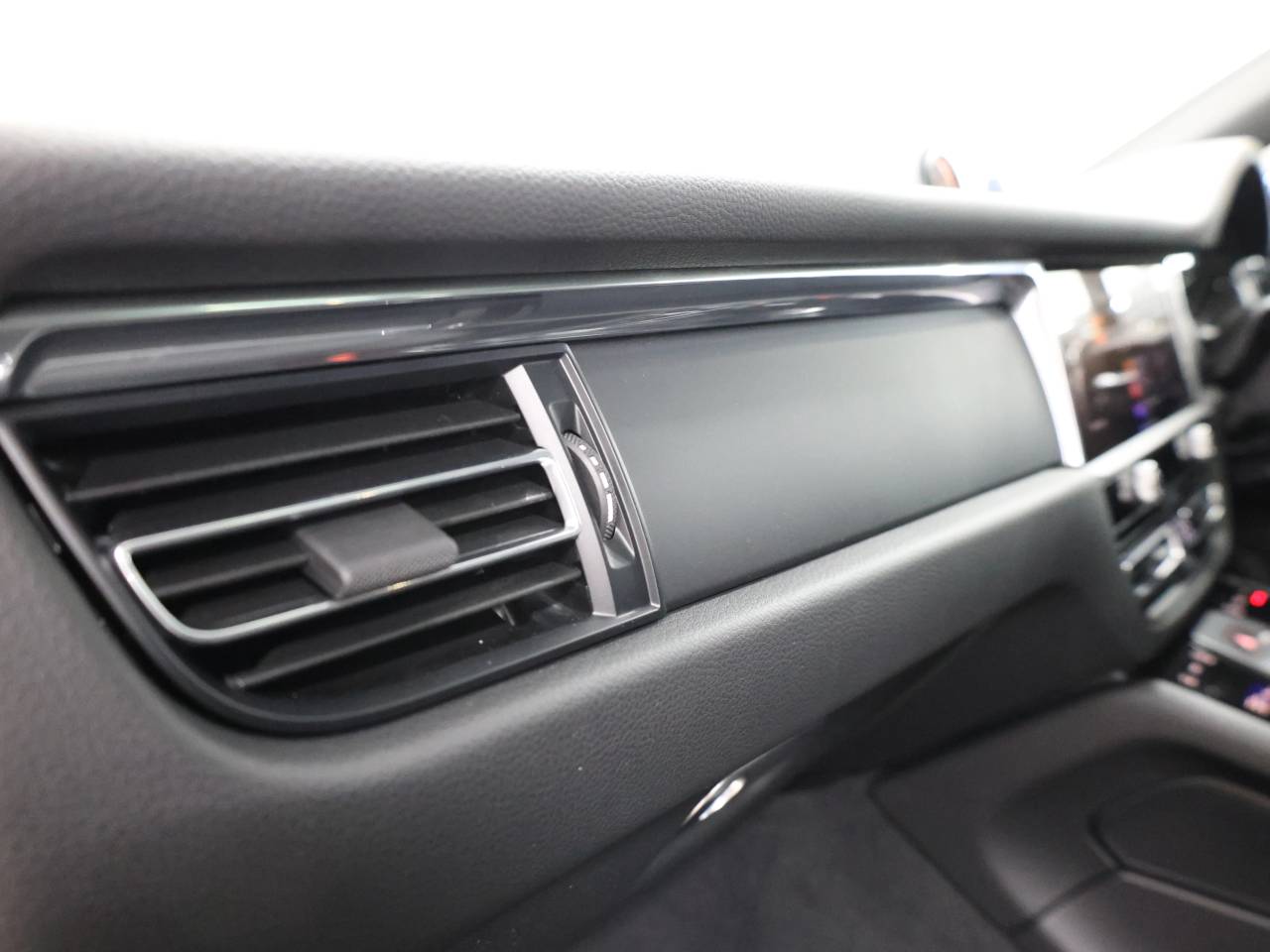 Macan (25) image 50