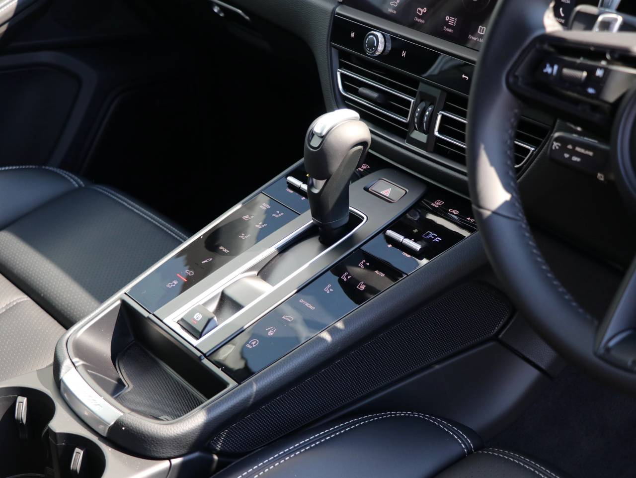 Macan (53) image 27