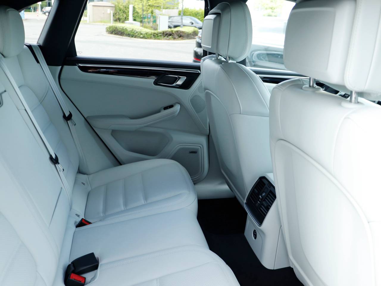 Macan (71) image 24