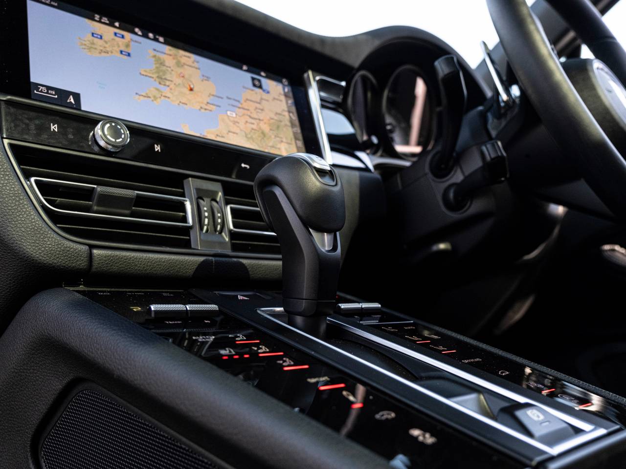 Macan (95) image 22