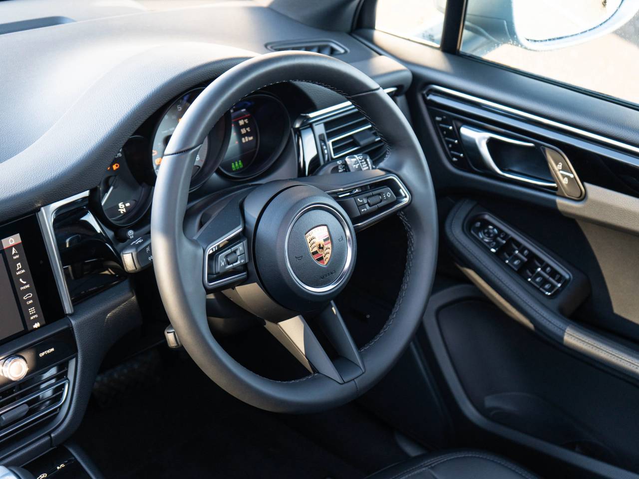 Macan (40) image 41