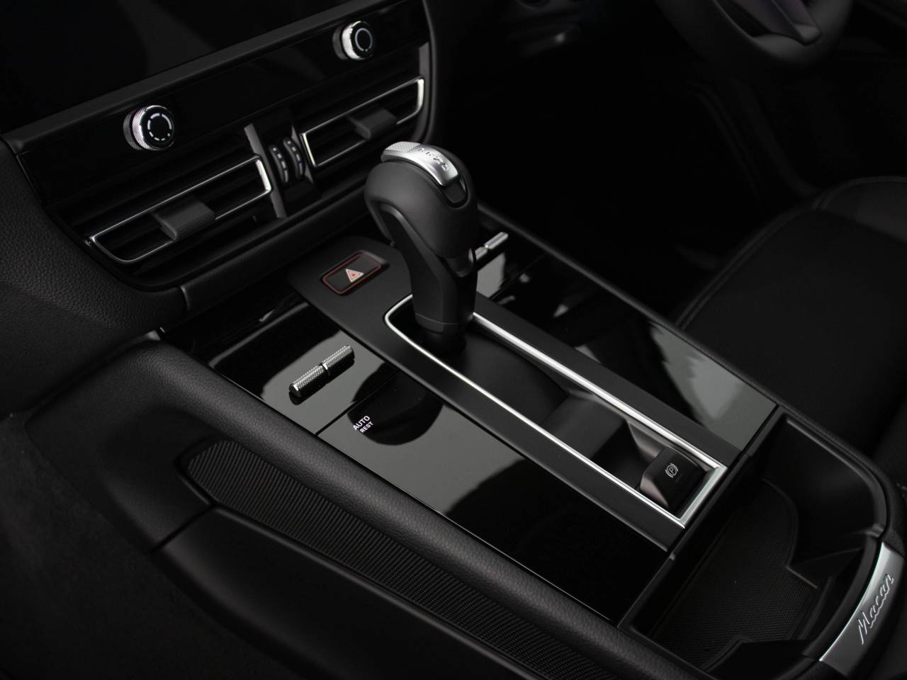 Macan (40) image 41