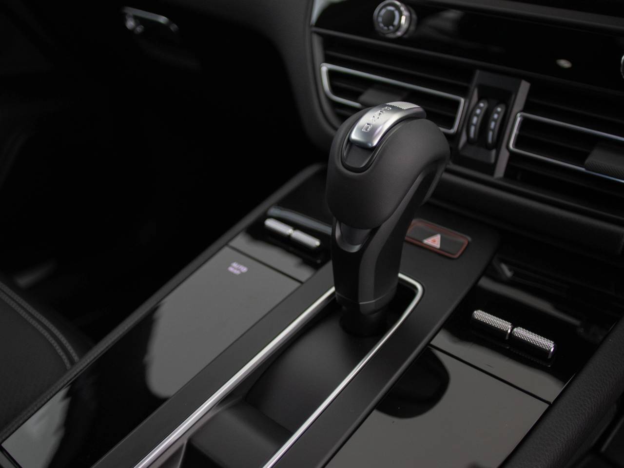 Macan (40) image 25
