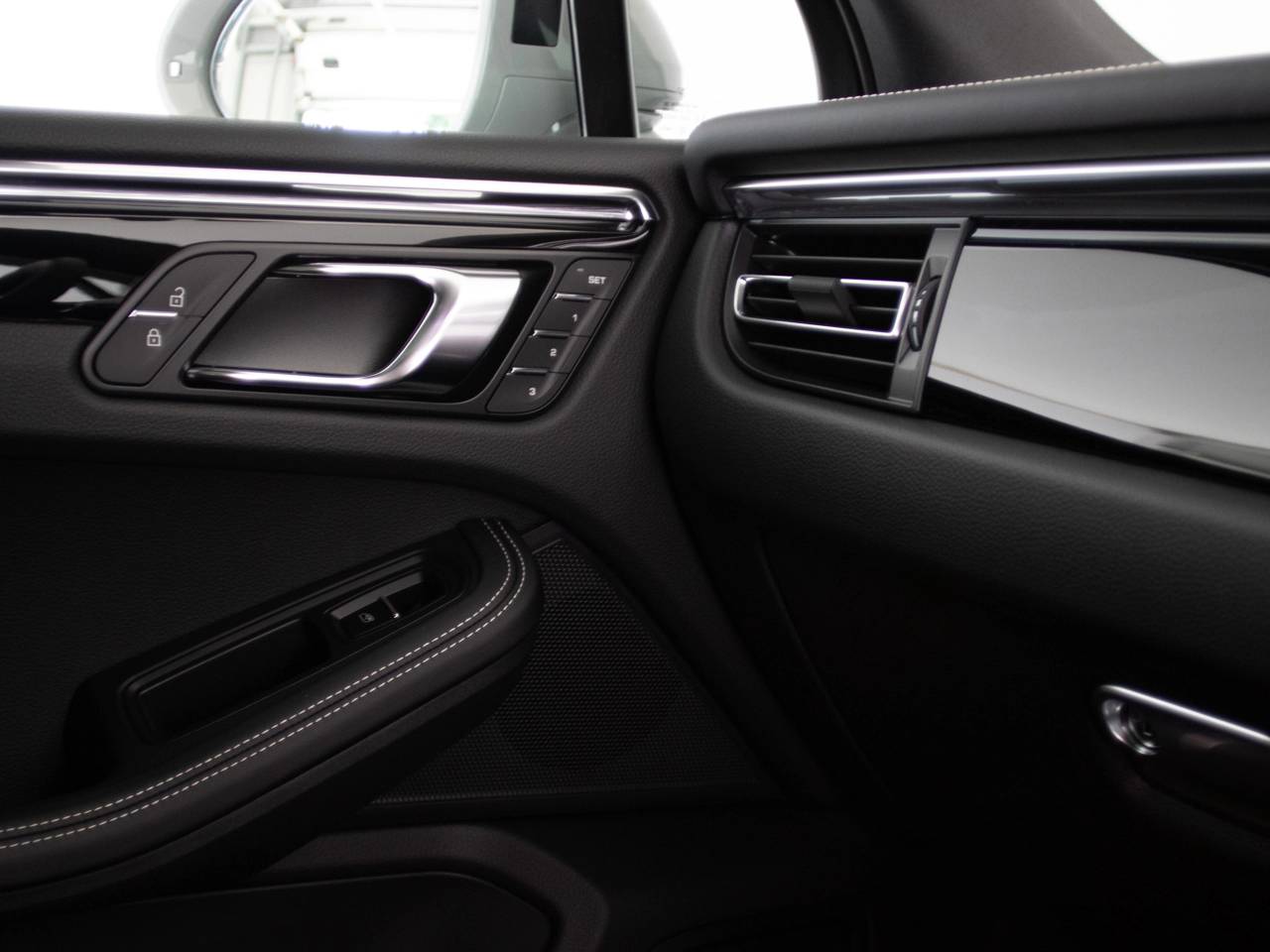 Macan (40) image 38