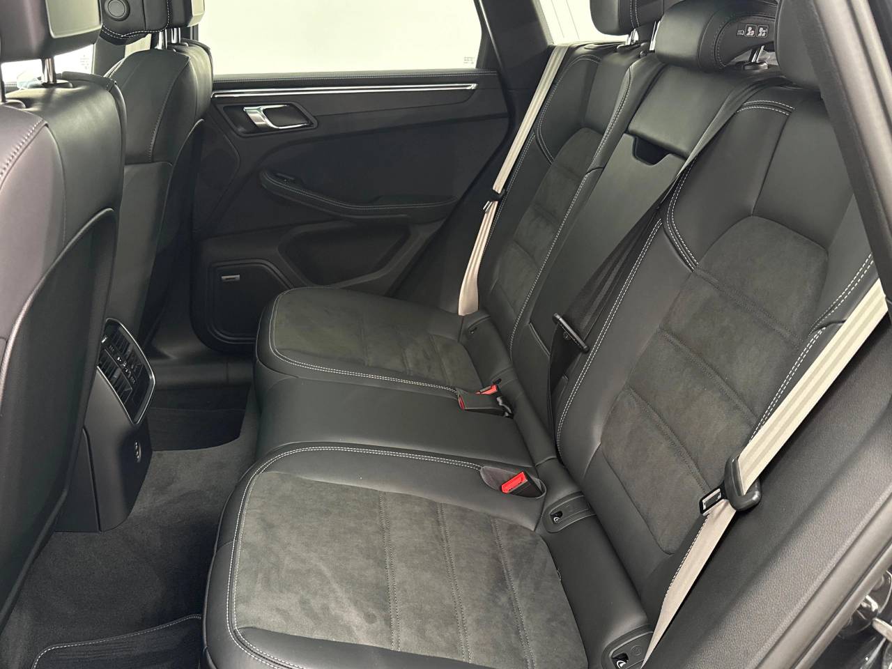 Macan (104) image 34