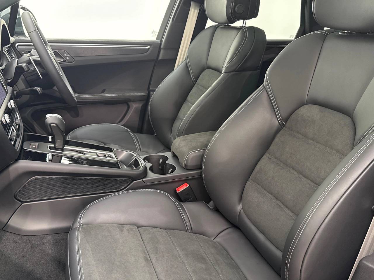 Macan (104) image 32
