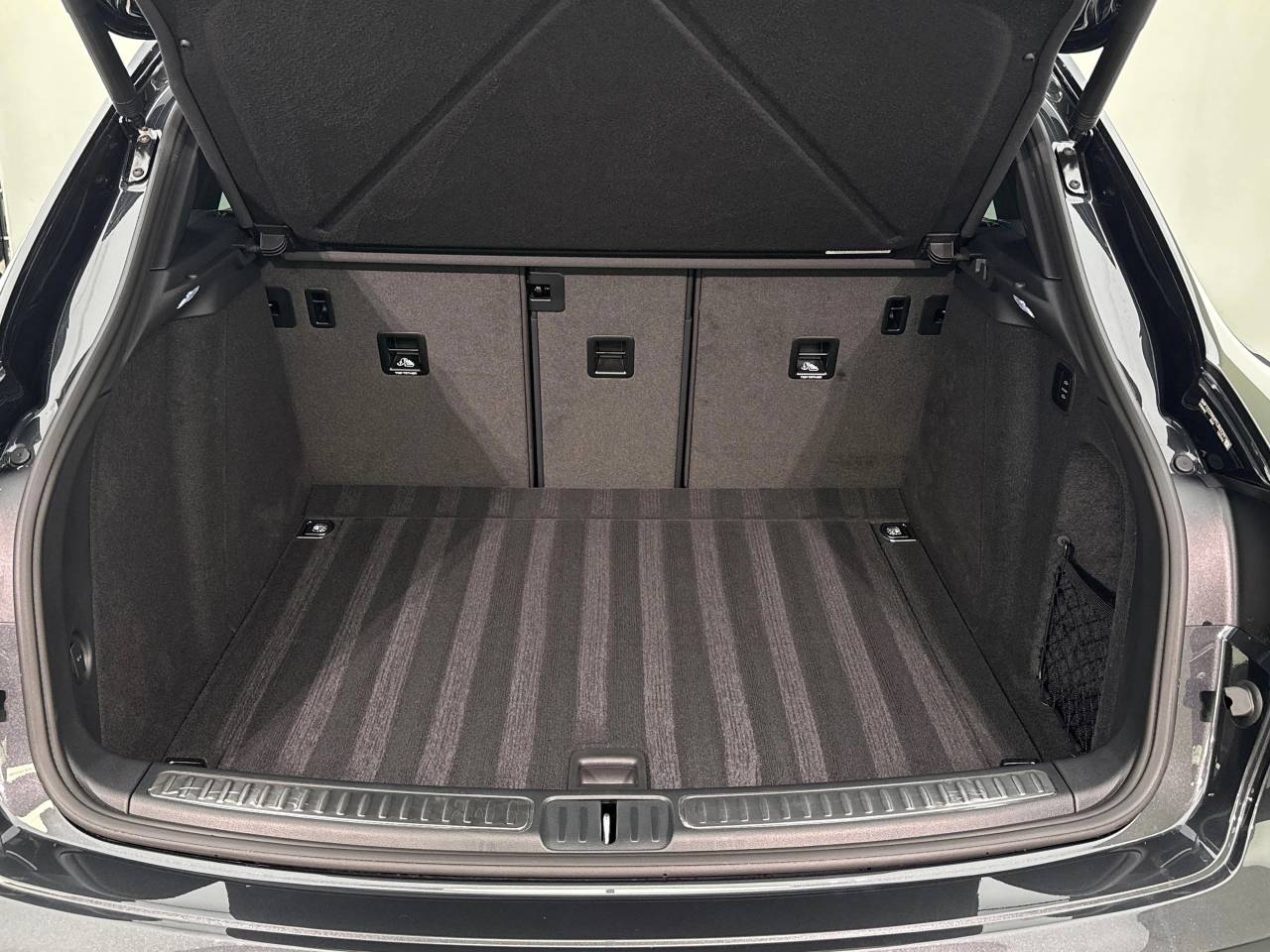 Macan (104) image 18