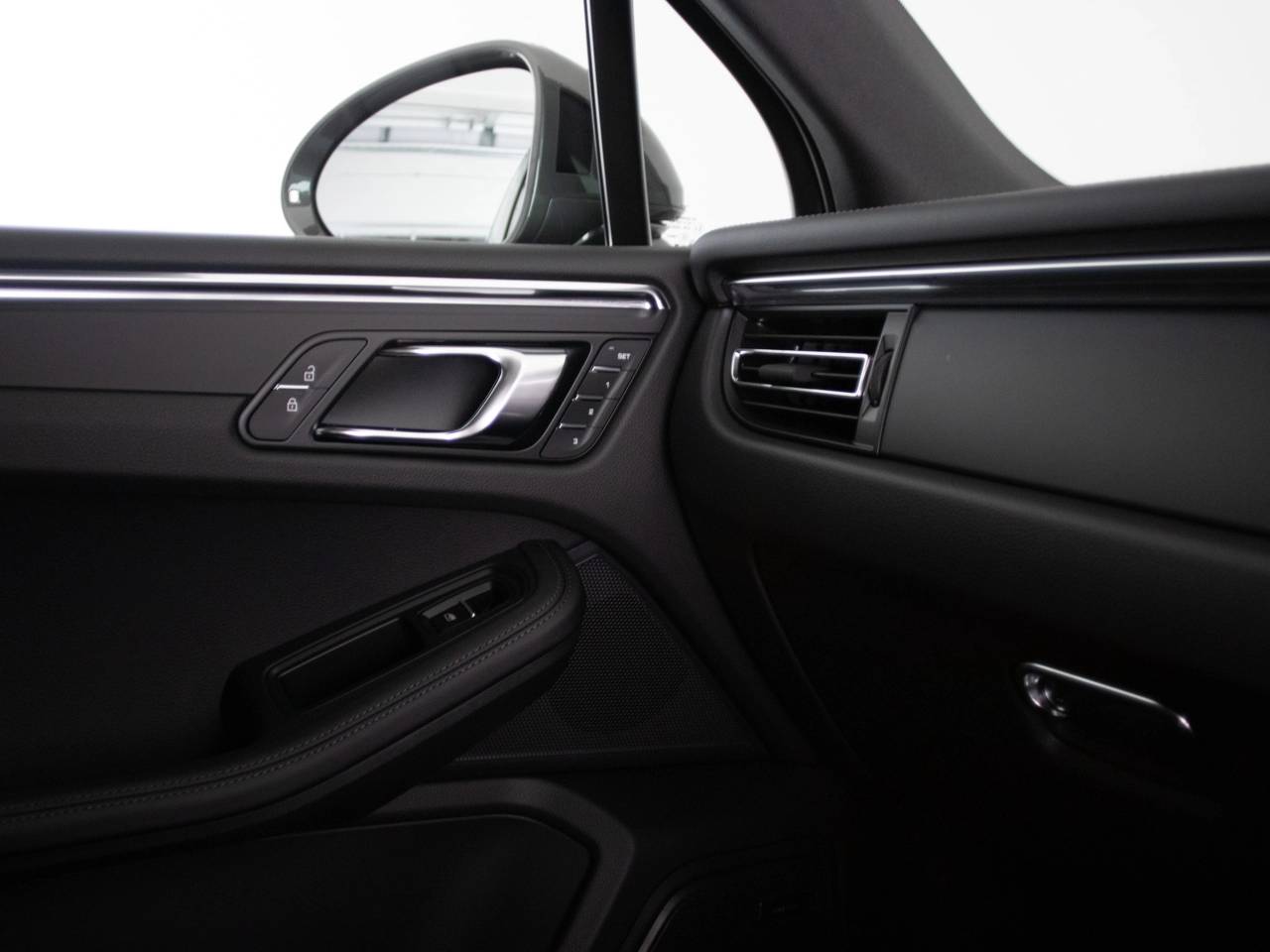 Macan (28) image 37