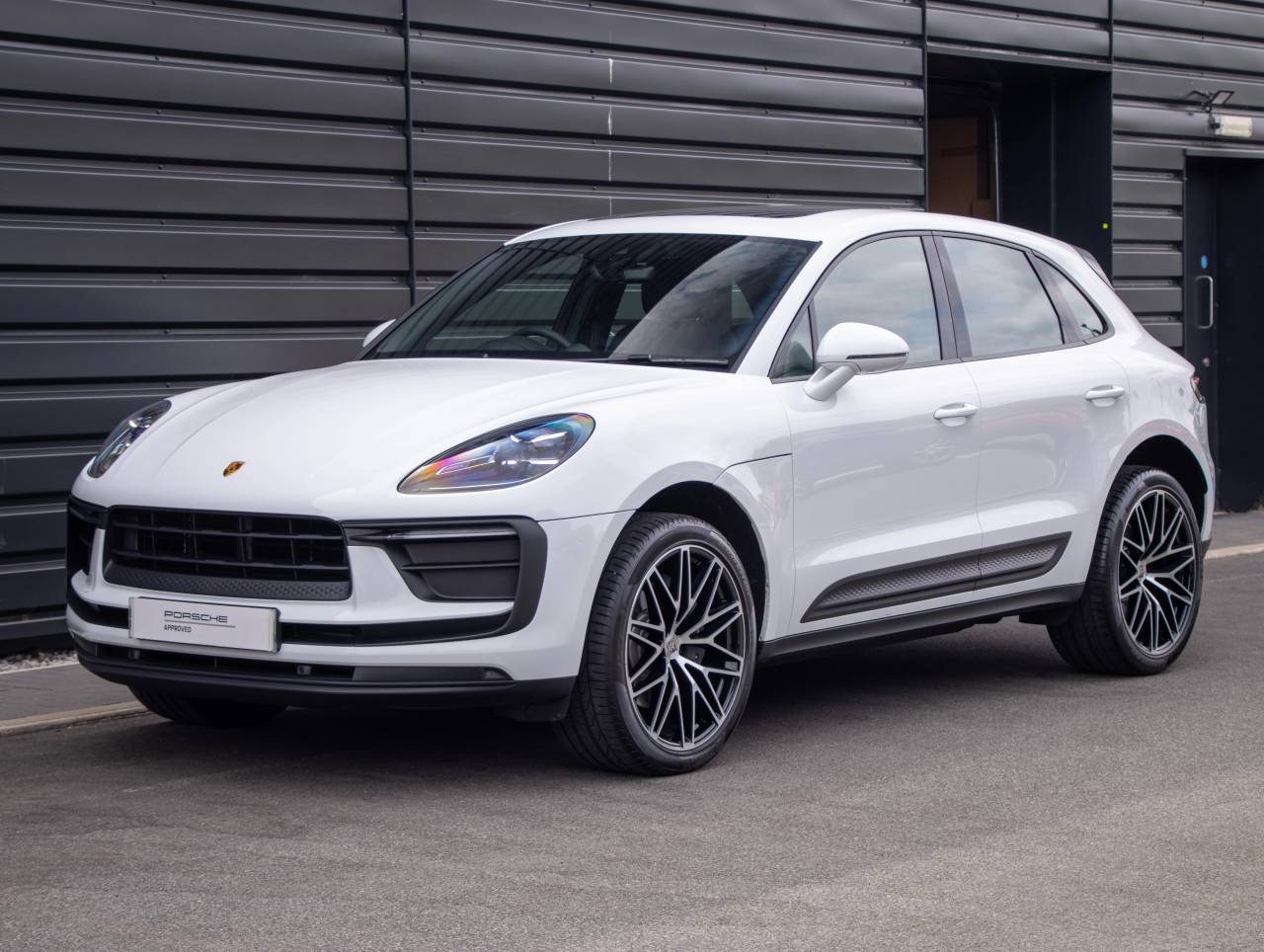 Macan PDK (210) image 09