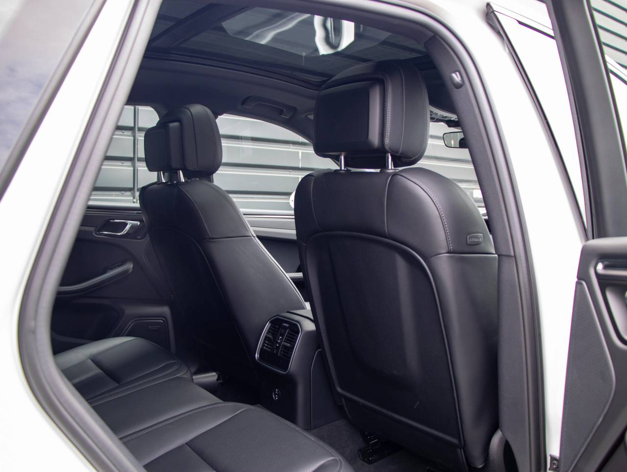 Macan PDK (210) image 25