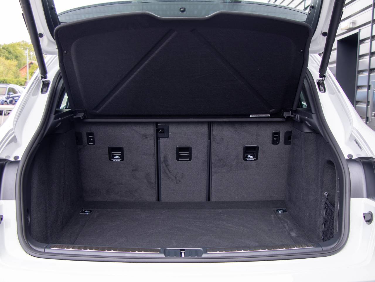Macan PDK (210) image 24