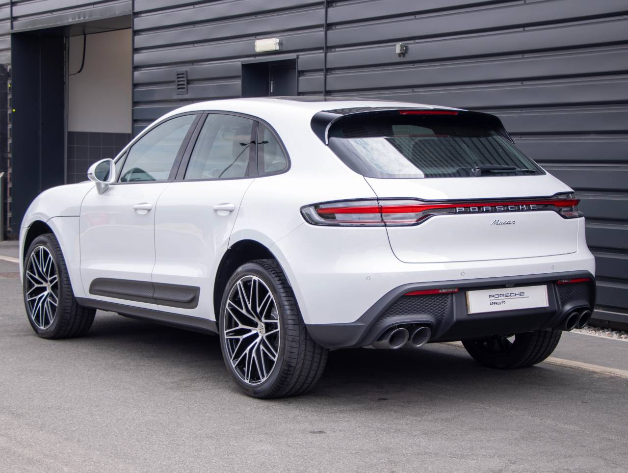Macan PDK (210) image 14