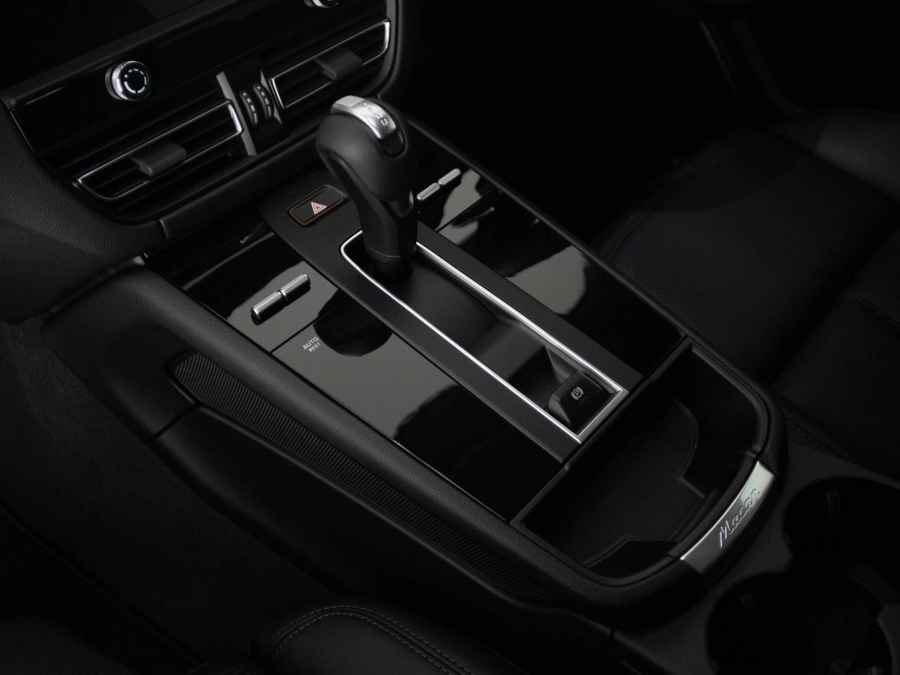 Macan (29) image 33