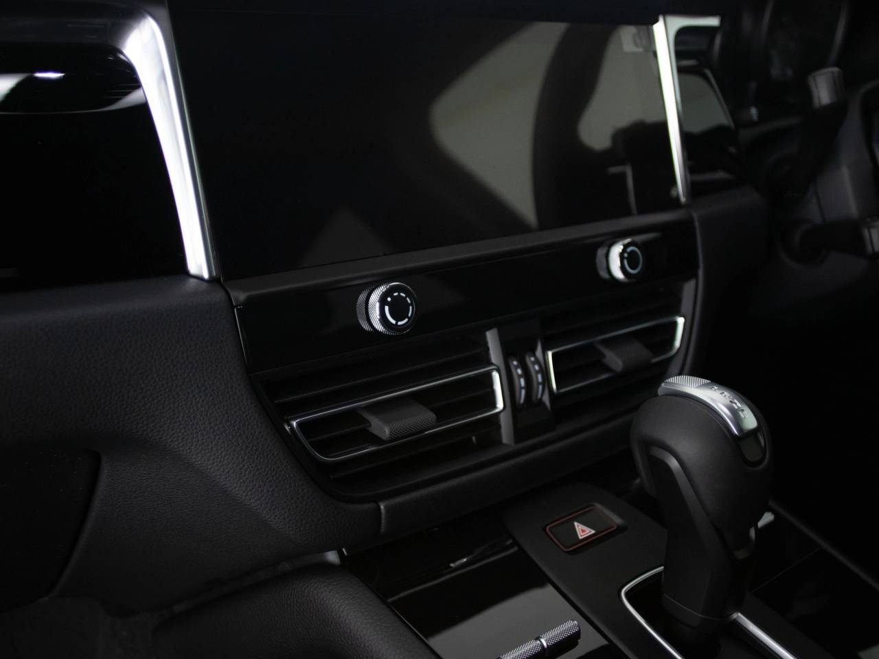 Macan (29) image 31