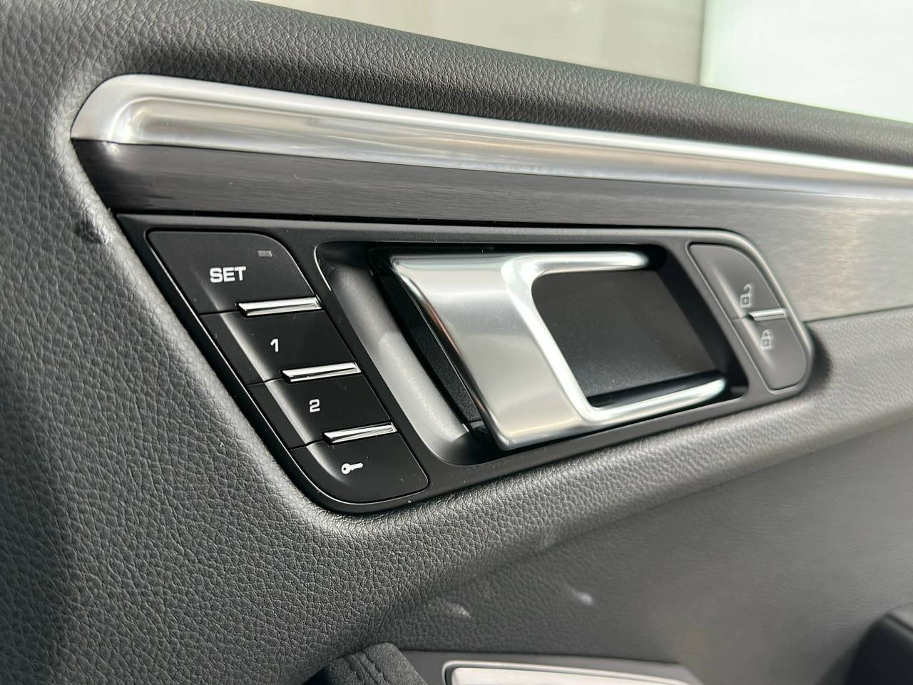 Macan (65) image 20
