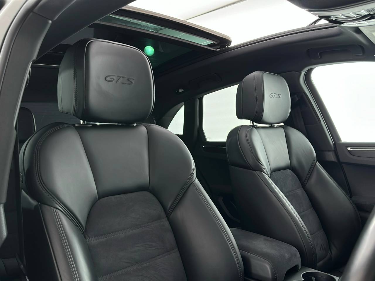 Macan (65) image 19