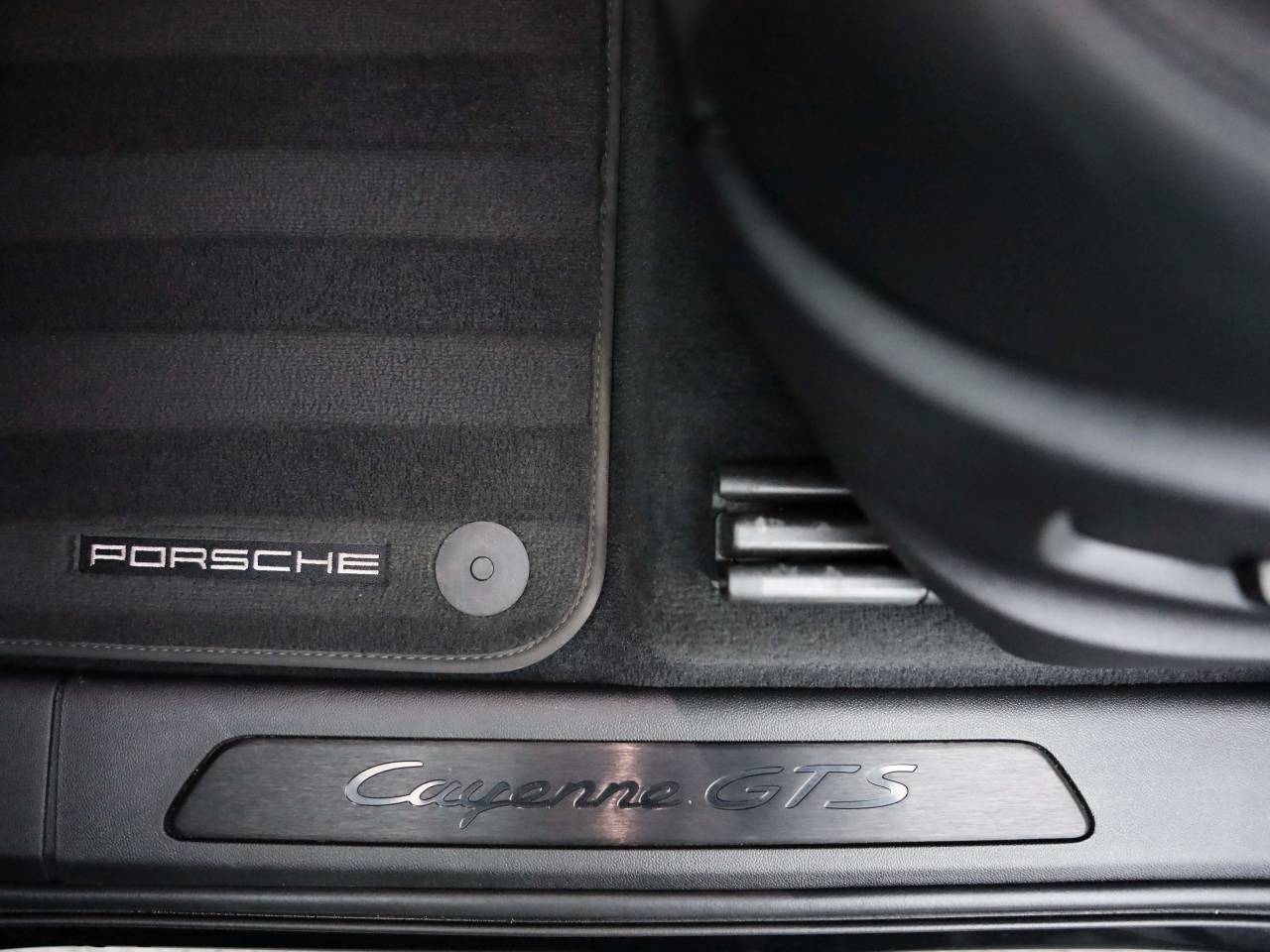 Cayenne GTS TIPTRONIC (1) image 30