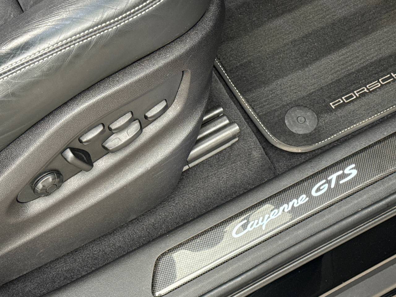 Cayenne GTS TIPTRONIC (18) image 38