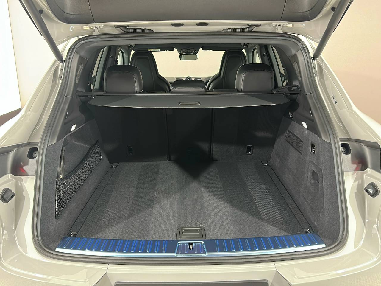 Cayenne (57) image 14