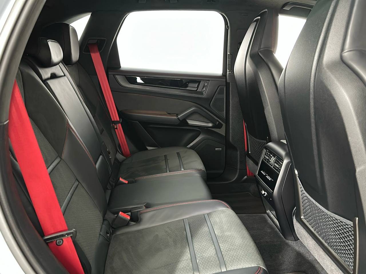 Cayenne GTS (8) image 24