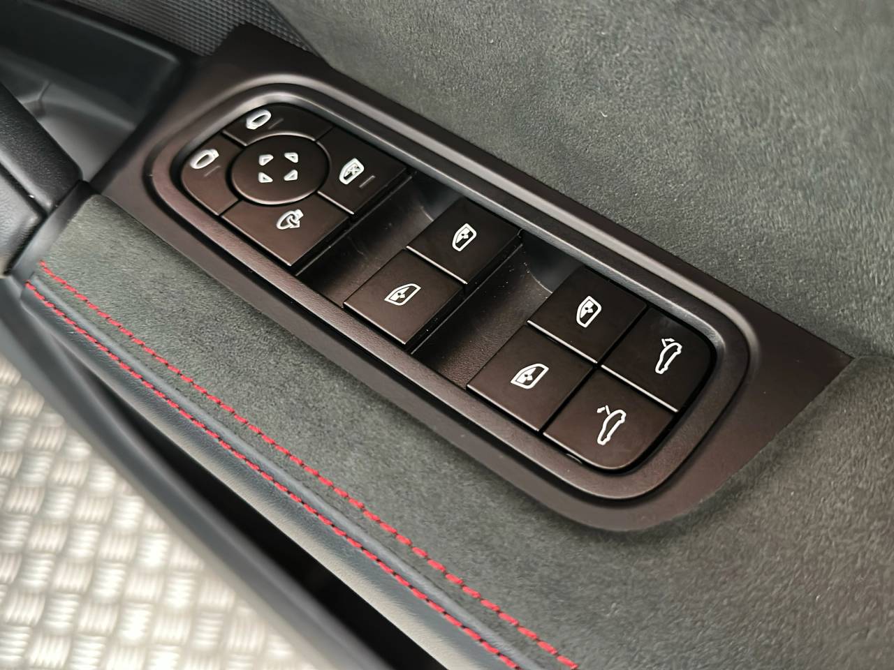 Cayenne GTS (8) image 25