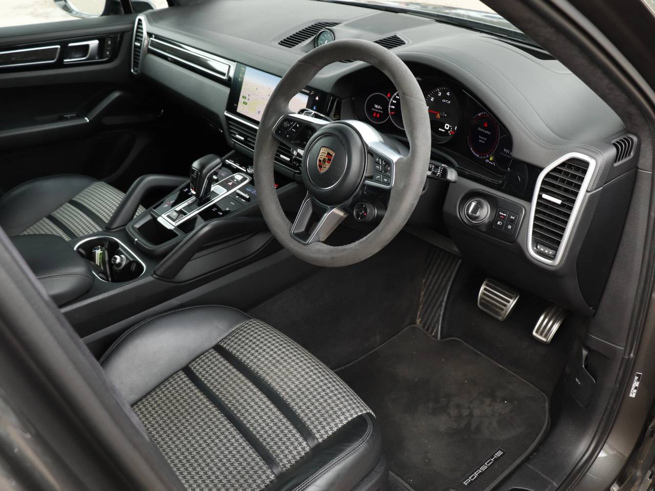 Cayenne GTS TIPTRONIC (14) image 13