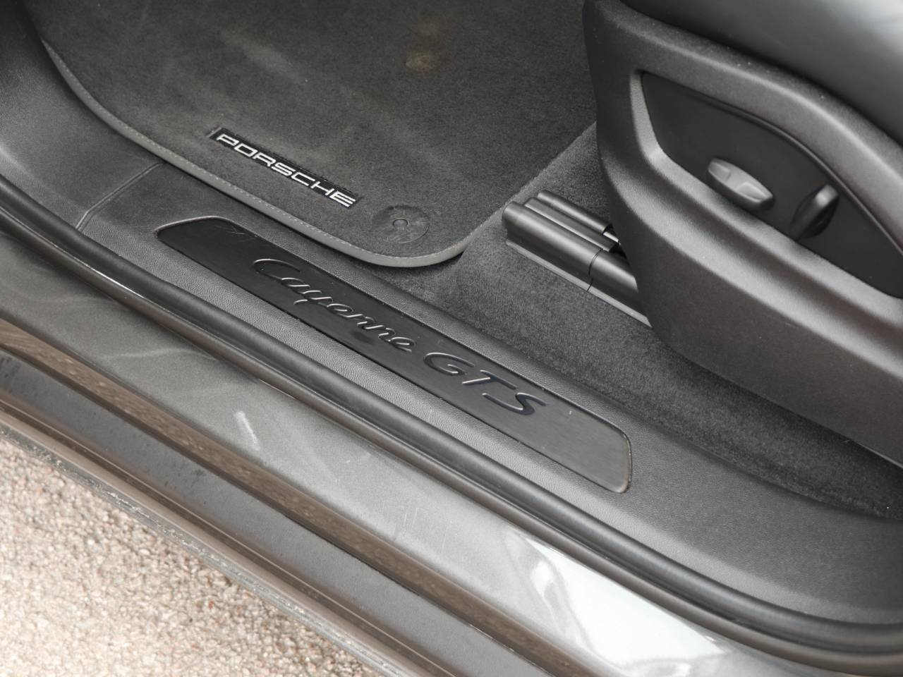 Cayenne GTS TIPTRONIC (14) image 28
