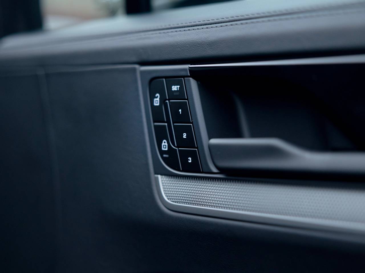 Cayenne (58) image 70