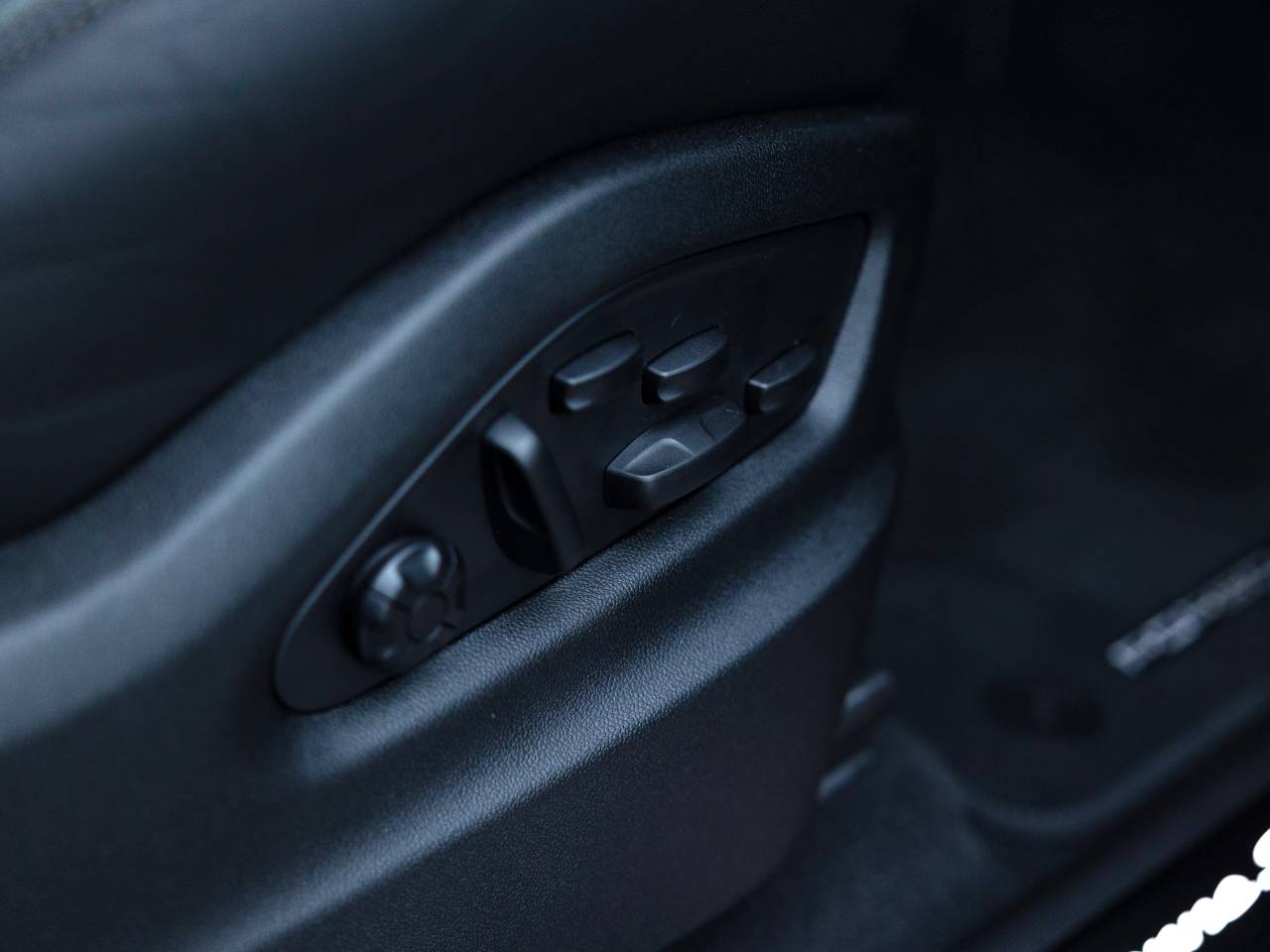 Cayenne (58) image 73