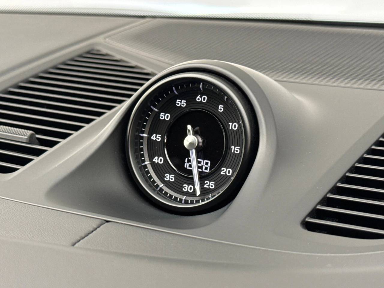 Cayenne V6 (93) image 25