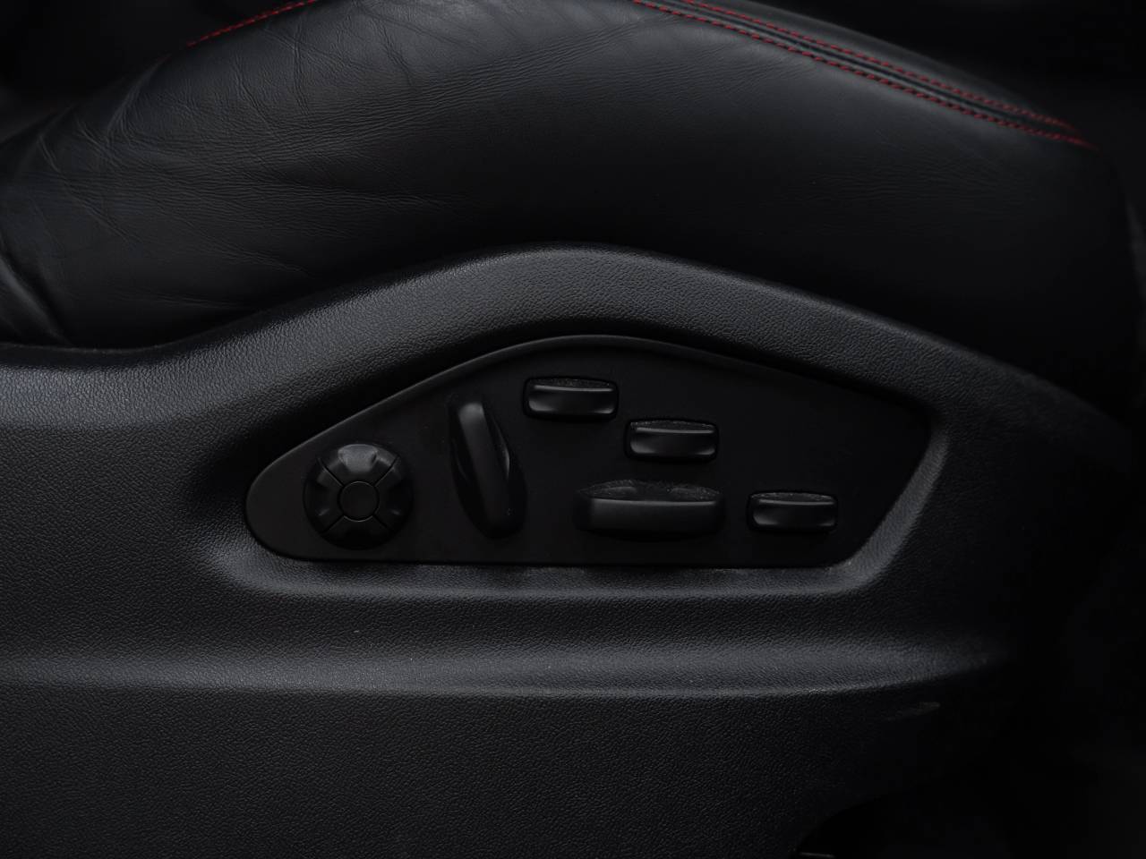 Cayenne GTS image 28