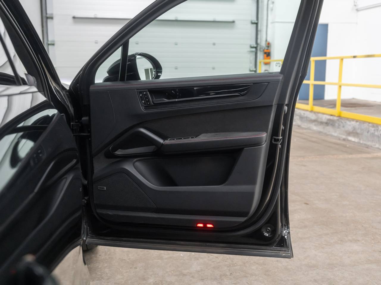 Cayenne GTS image 43