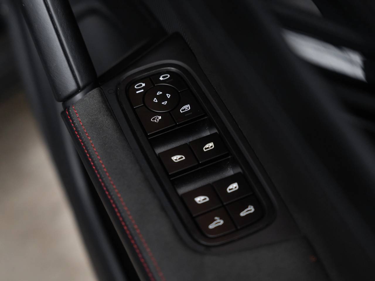 Cayenne GTS image 27