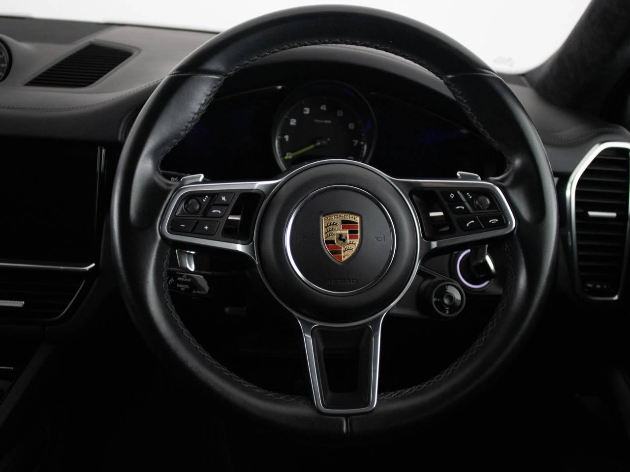 Cayenne V6 (20) image 25