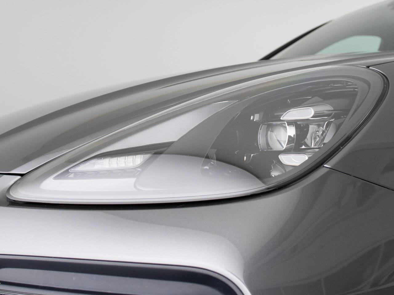 Cayenne V6 (20) image 22