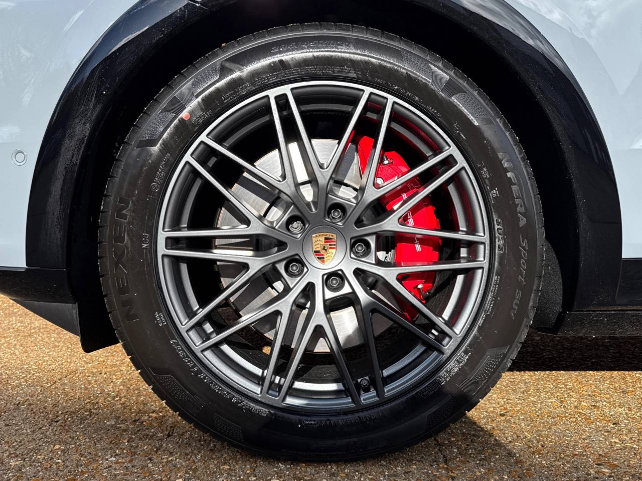 Cayenne (68) image 32