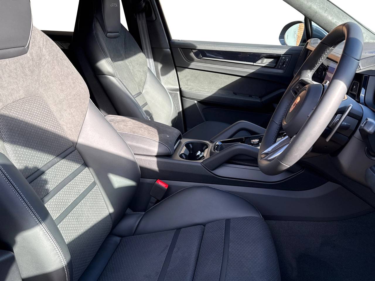 Cayenne (68) image 05