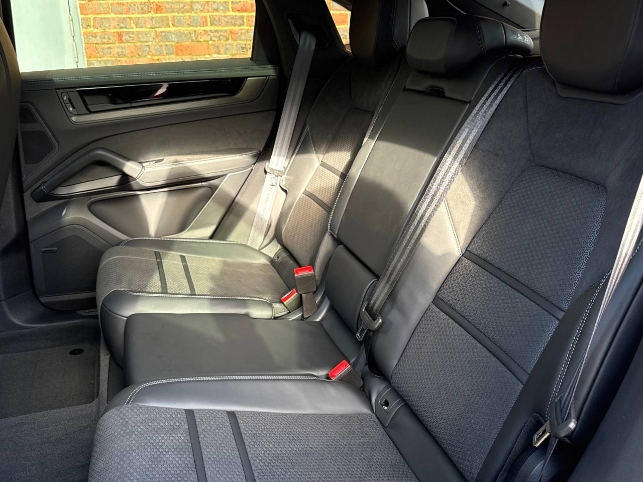 Cayenne (68) image 25