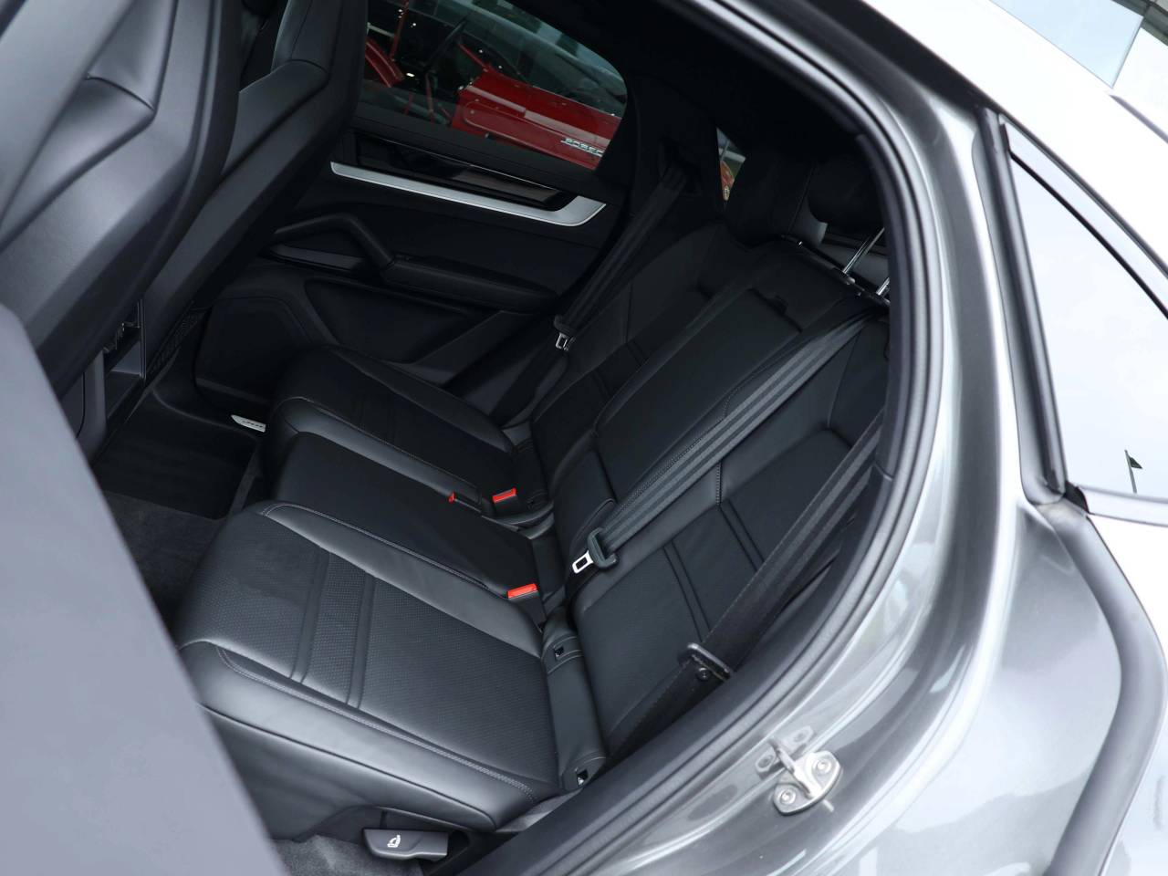 Cayenne V6 (112) image 23