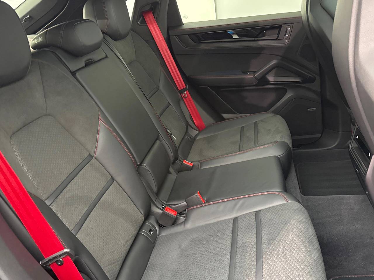 Cayenne GTS (4) image 30