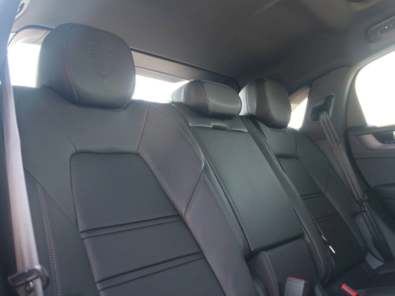 Cayenne (10) image 30