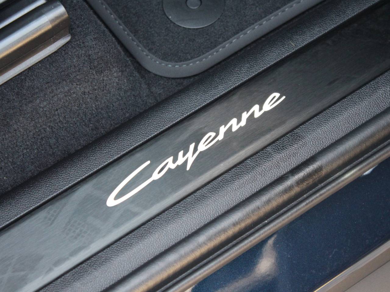 Cayenne (10) image 29