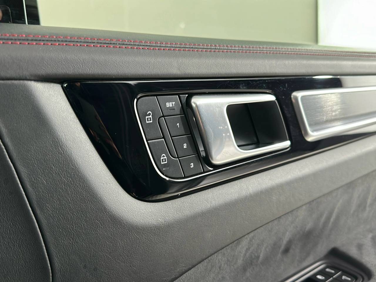 Cayenne GTS TIPTRONIC (20) image 17