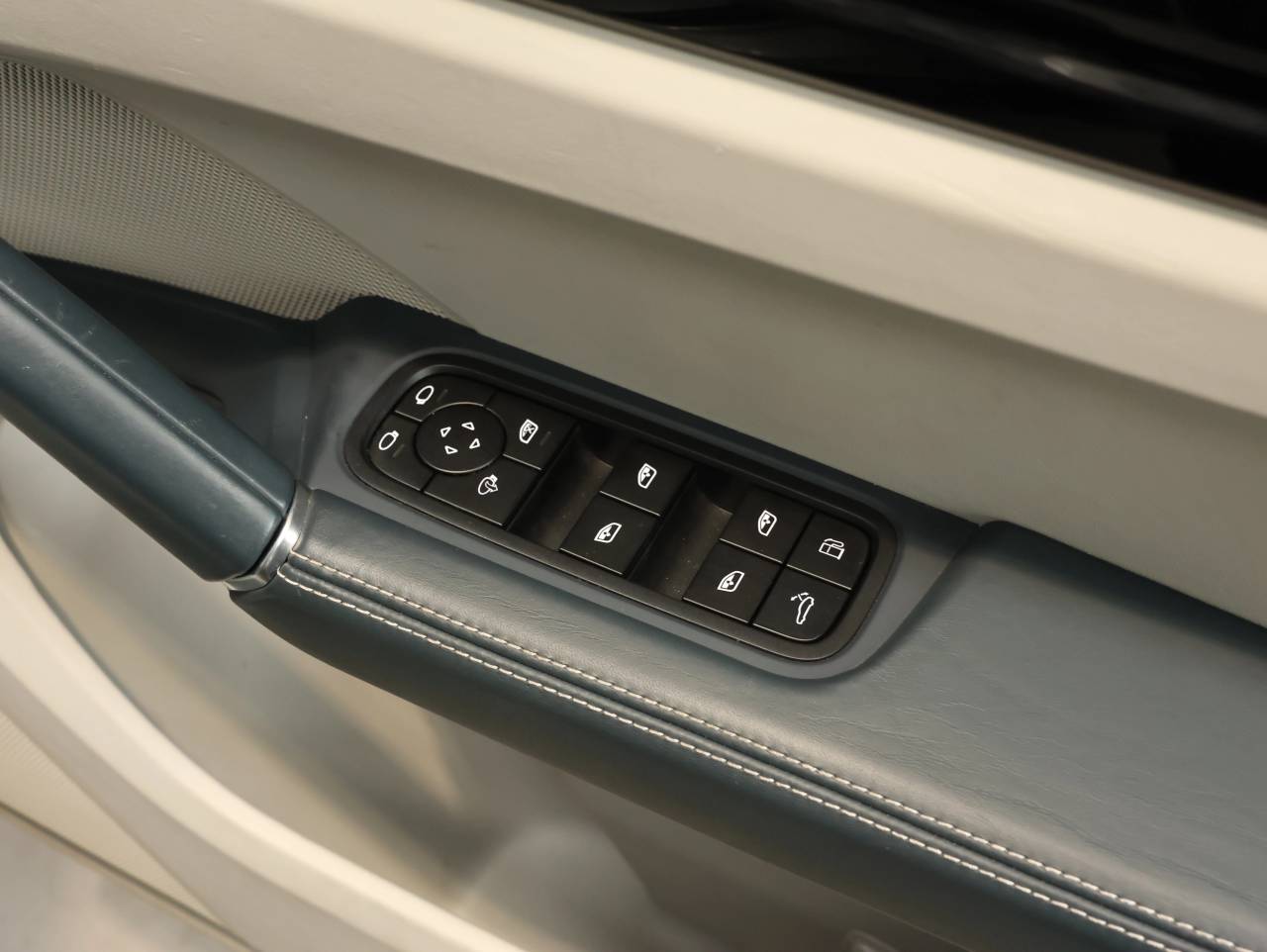 Cayenne V6 (97) image 25