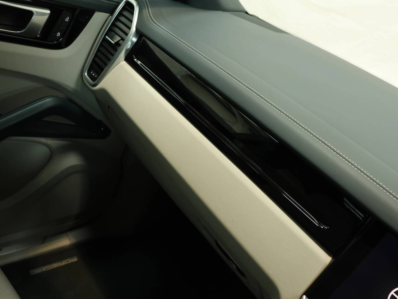 Cayenne V6 (97) image 24