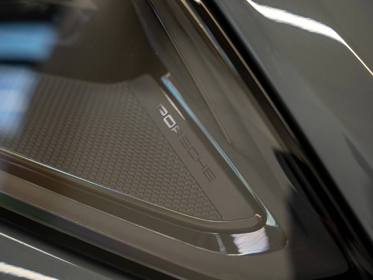 Cayenne (21) image 34