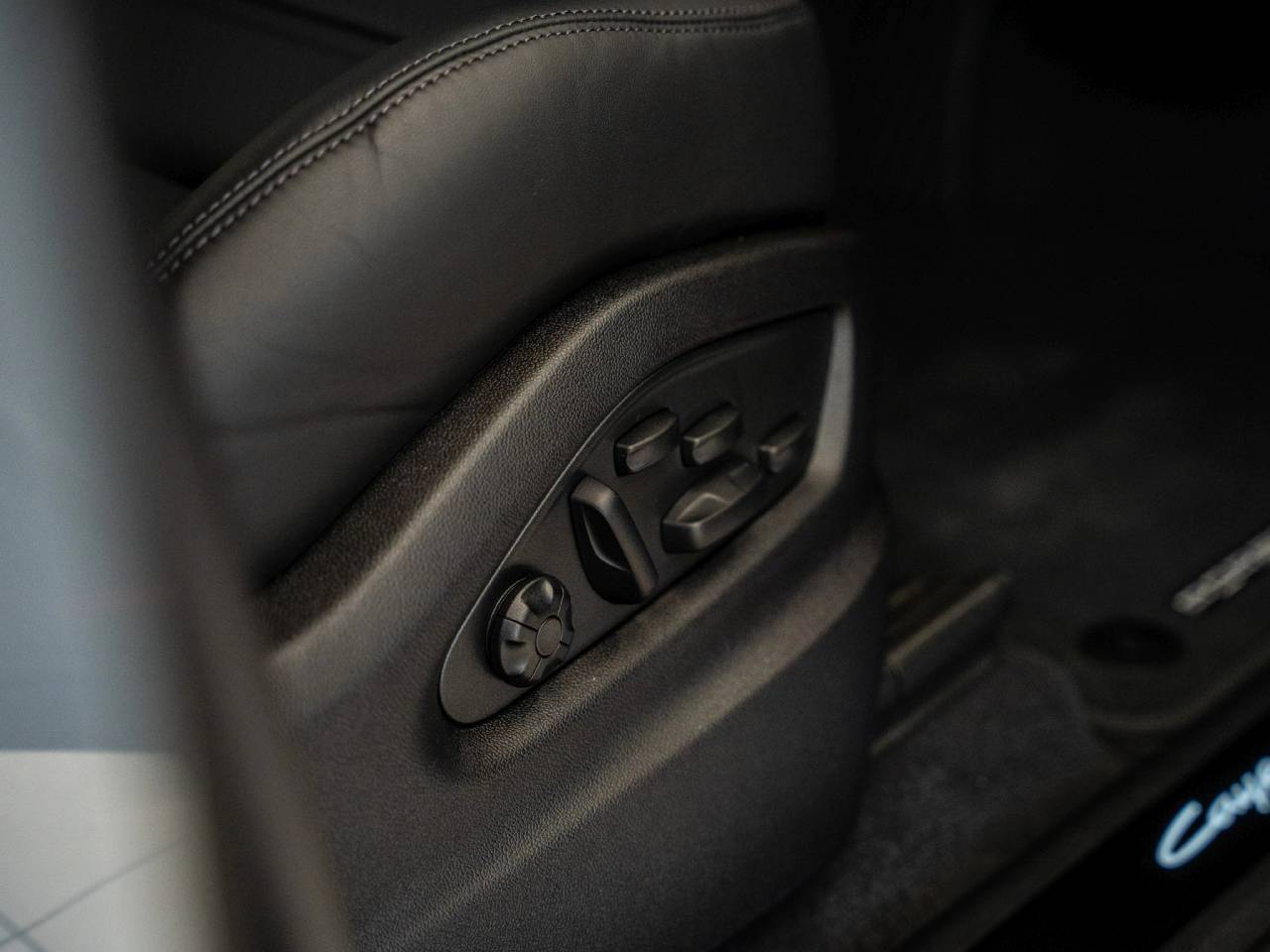 Cayenne (21) image 28