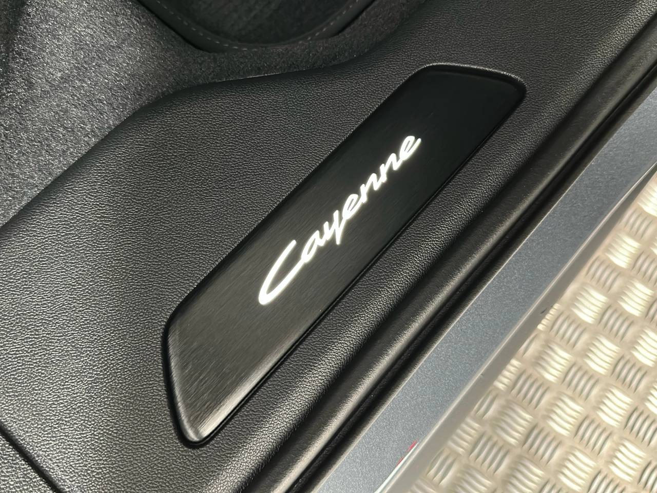 Cayenne (58) image 14