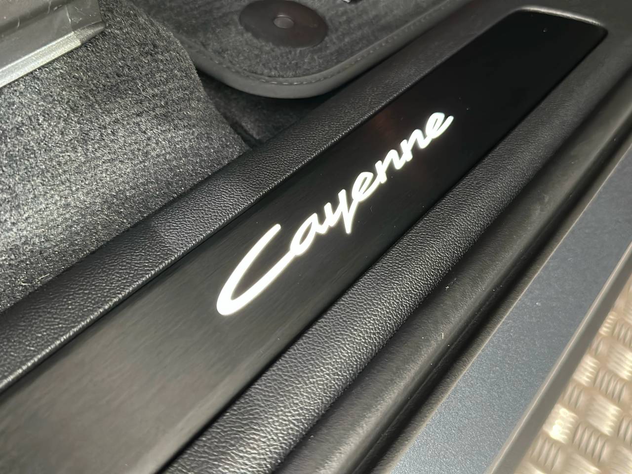 Cayenne (58) image 12