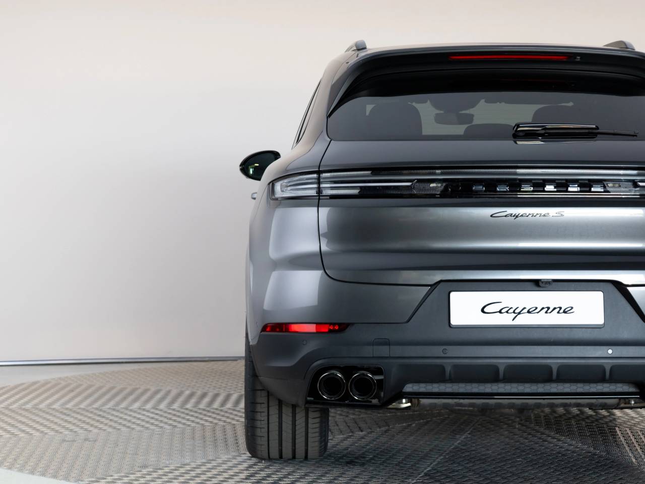 Cayenne (10) image 14